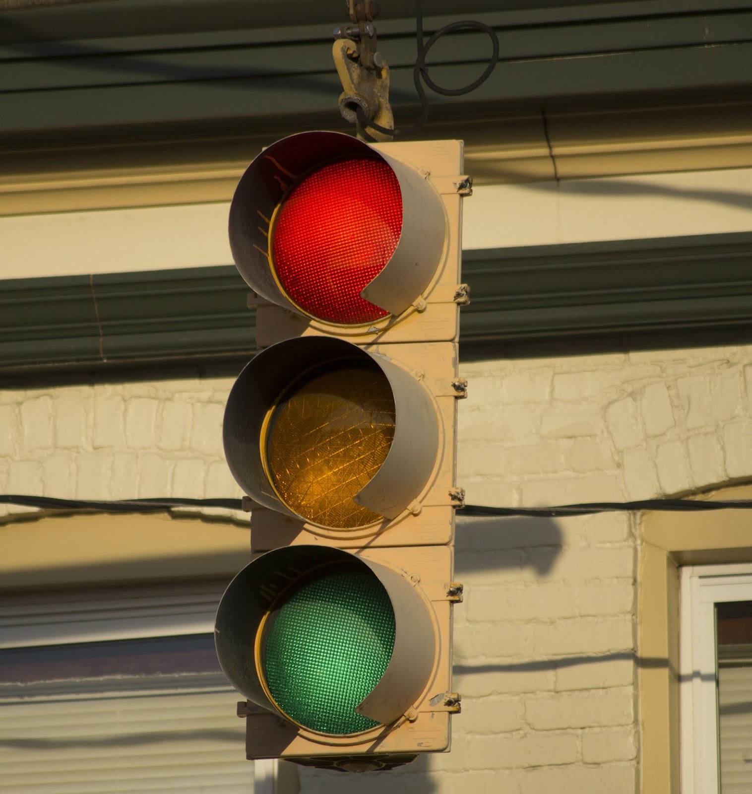 recognizing-traffic-control-signals-in-california-express-driving-school